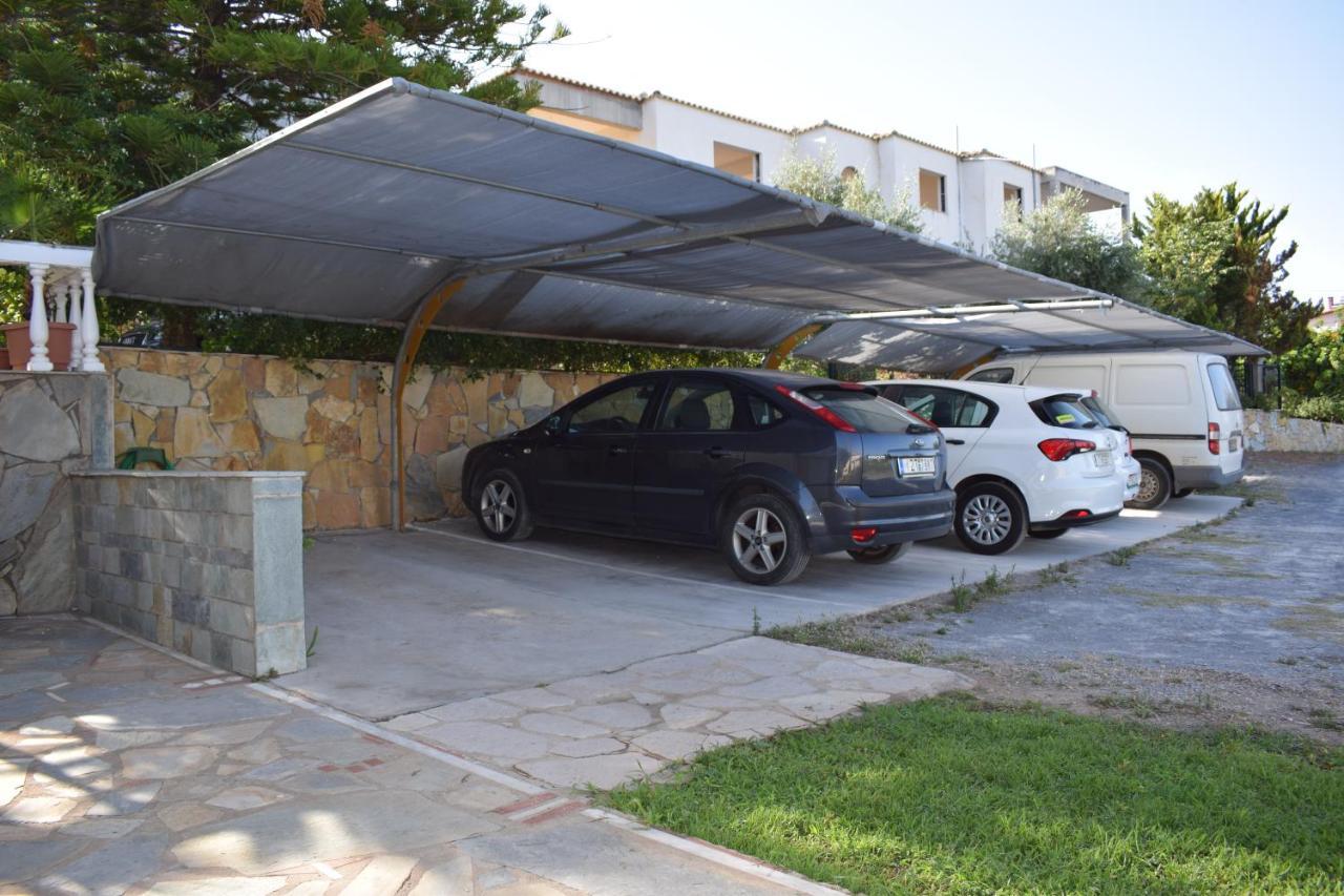 Studio Holiday Kalamata 2 Exterior photo